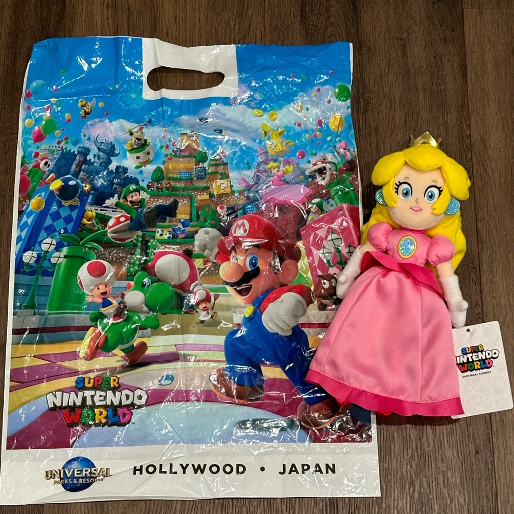 Super Nintendo World Universal Studios Princess Peach plush NEW